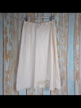 Vintage Sakowitz Alice Maloof Blush Slip W/gorgeous Lace Detail. No Size Given.